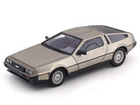 1981 DeLorean DMC 12 Coupe 1:18 SunStar diecast scale model car collectible