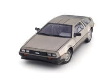 1981 DeLorean DMC 12 Coupe 1:18 SunStar diecast scale model car collectible