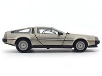 1981 DeLorean DMC 12 Coupe 1:18 SunStar diecast scale model car collectible