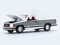 1988 GMC Sierra 1500 1:64 M2 Machines diecast hauler scale model