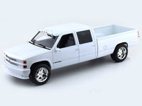 1997 Chevrolet 3500 Crew Cab Silverado PickUp 1:18 Greenlight diecast Scale Model