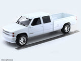 1997 Chevrolet 3500 Crew Cab Silverado PickUp 1:18 Greenlight diecast Scale Model