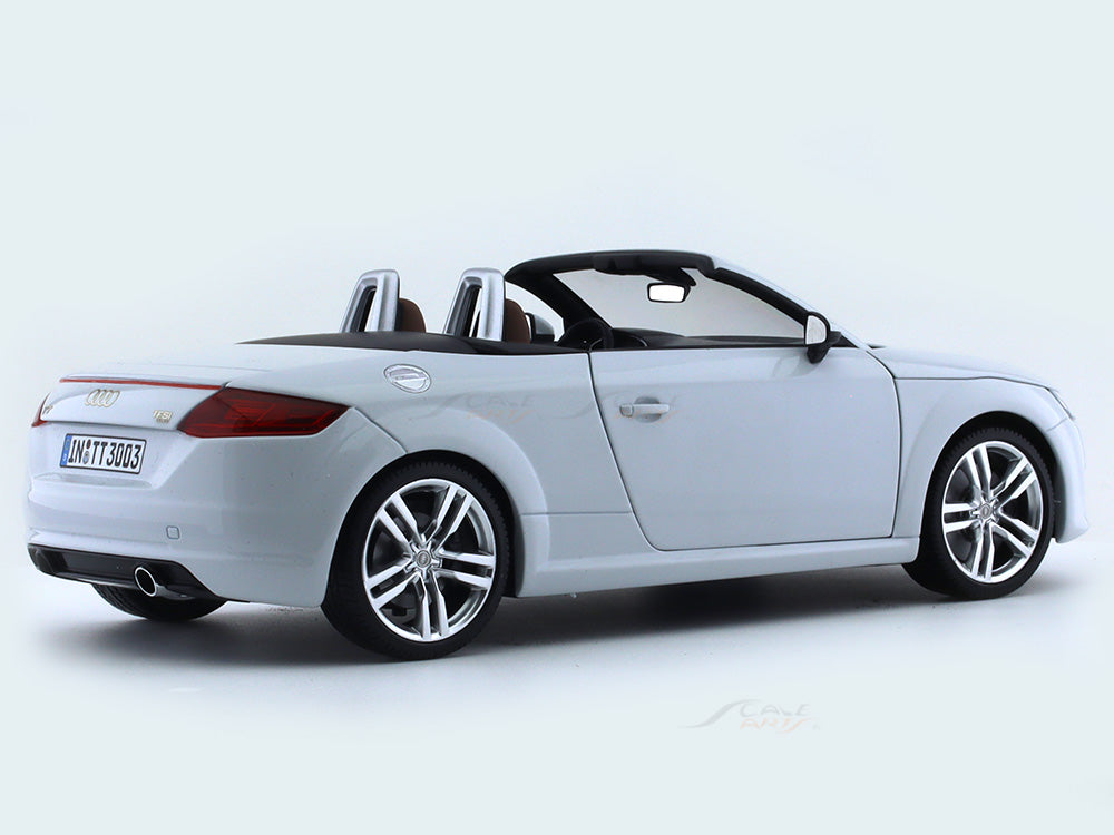 2014 Audi TT Roadster 1:18 Minichamps Scale Model collectible