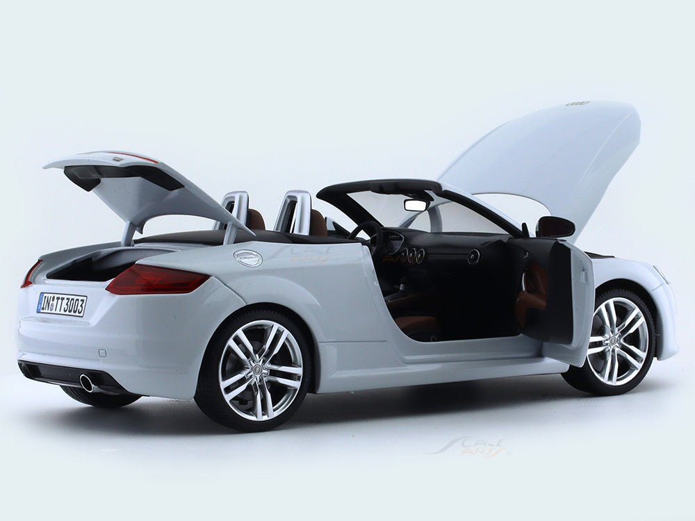 Audi TT ロードスター　1/18 楽天市場】ミニチャンプス 1/18 アウディ TT ロードスター2014