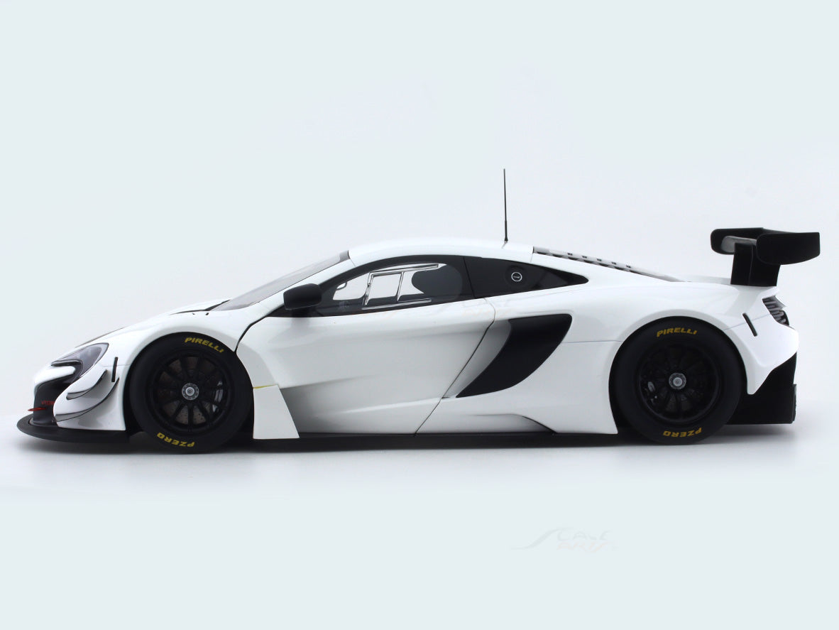 2017-McLaren-650S-GT3-white-1-