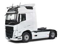 2021 Volvo FH Globetrotter XL white 1:24 Solido licensed diecast scale model truck collectible