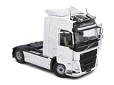 2021 Volvo FH Globetrotter XL white 1:24 Solido licensed diecast scale model truck collectible