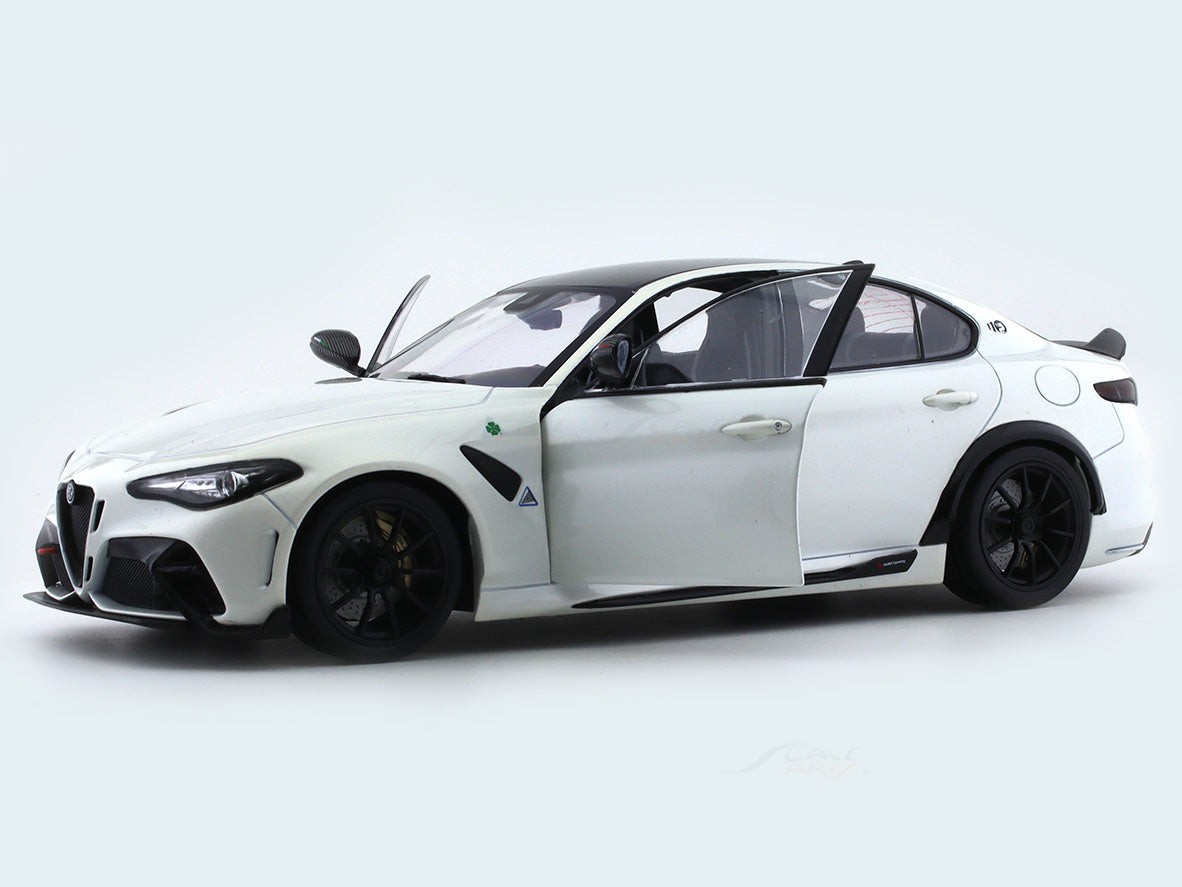 2022 Alfa-Romeo Giulia GTA white 1:18 Solido diecast Scale Model