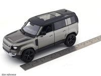 2022 Land Rover Defender 110 silver 1:24 Bburago licensed diecast Scale Model car