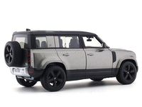 2022 Land Rover Defender 110 silver 1:24 Bburago licensed diecast Scale Model car