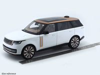 2022 Land Rover Range Rover SV white 1:18 LCD diecast scale model car collectible