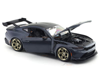 Maisto Ford Mustang GTD 1:18 – 2025 – Gris Métallisé – Modèle Détaillé – 24 Cm