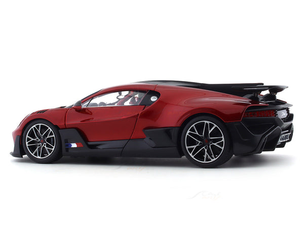 1/18 : La Bugatti Divo de Bburago joliment remisée 1/18 : La Bugatti Divo de Bburago joliment remisée