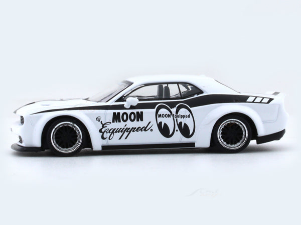 Dodge Challenger SRT Hellcat LBWK Mooneyes 1:64 Tarmac Works diecast ...