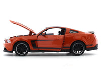 Ford Mustang Boss 302 orange 1:24 Maisto licensed diecast Scale Model car