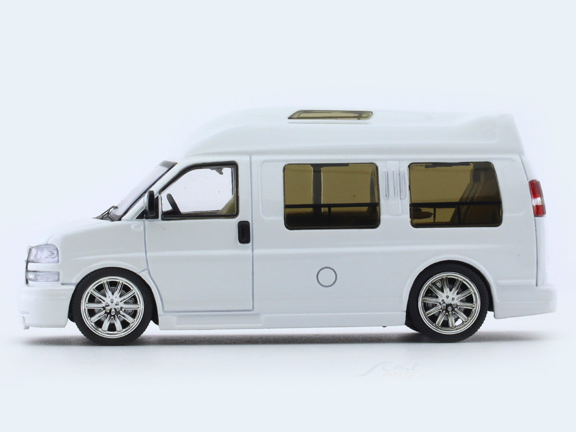 GMC Savana RV white 1:64 GOC diecast scale model car collectible ...