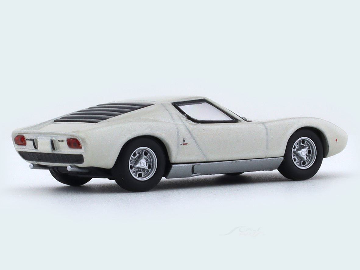 Lamborghini-Miura-white-1-64-