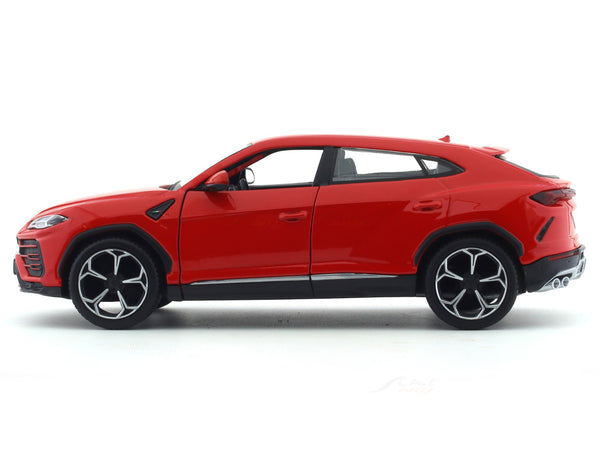 Maisto Lamborghini Urus 1/24 - Voiture Miniature Métal Avec Portes Ouvrantes (Couleur Aléatoire)