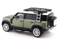 Land Rover Defender 110 green 1:18 QY Toys diecast scale model car