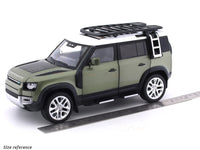 Land Rover Defender 110 green 1:18 QY Toys diecast scale model car