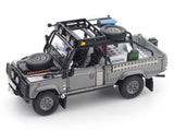 Land-Rover Defender Pickup Tomb Raider 1:64 Street Weapon diecast scale model car miniature car collectible
