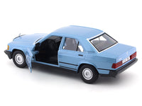 Mercedes-Benz 190E 2.6 blue 1:24 Bburago licensed diecast Scale Model car