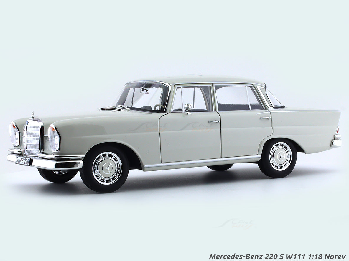 Mercedes-Benz 220 SE grautürkis Norev in der Modellauto Mercedes-Benz 220 SE grautürkis Norev in der Modellauto