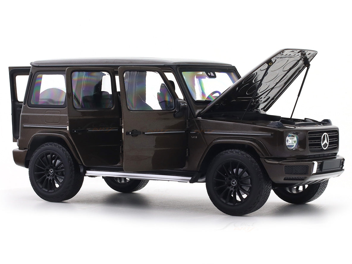 Mercedes-Benz G63 AMG W463 Brown 1:18 Minichamps diecast scale