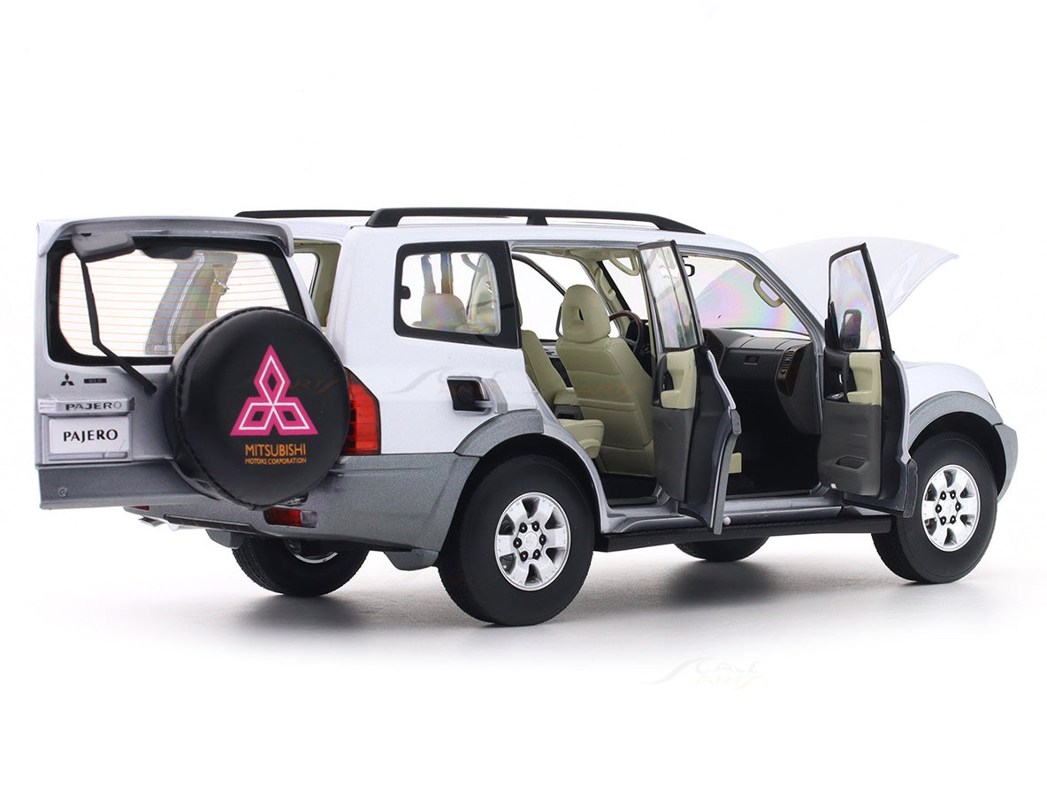 Mitsubishi Pajero V73 silver 1:18 YC Model licensed diecast