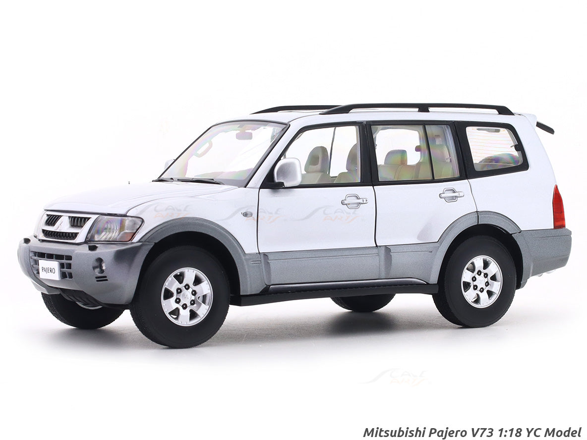 Coche miniatura Mitsubishi Pajero 1/18 Sun Star V73 grün 1:18 - Coches