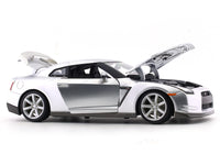 Nissan GT-R R35 silver 1:18 Bburago licensed diecast scale model car collectible