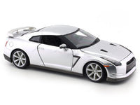 Nissan GT-R R35 silver 1:18 Bburago licensed diecast scale model car collectible