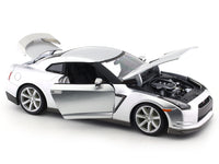 Nissan GT-R R35 silver 1:18 Bburago licensed diecast scale model car collectible