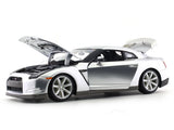 Nissan GT-R R35 silver 1:18 Bburago licensed diecast scale model car collectible