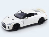 Nissan Skyline GT-R R35 White 1:24 Bburago licensed diecast Scale Model car