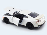 Nissan Skyline GT-R R35 White 1:24 Bburago licensed diecast Scale Model car