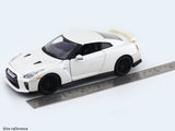 Nissan Skyline GT-R R35 White 1:24 Bburago licensed diecast Scale Model car