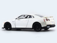 Nissan Skyline GT-R R35 White 1:24 Bburago licensed diecast Scale Model car