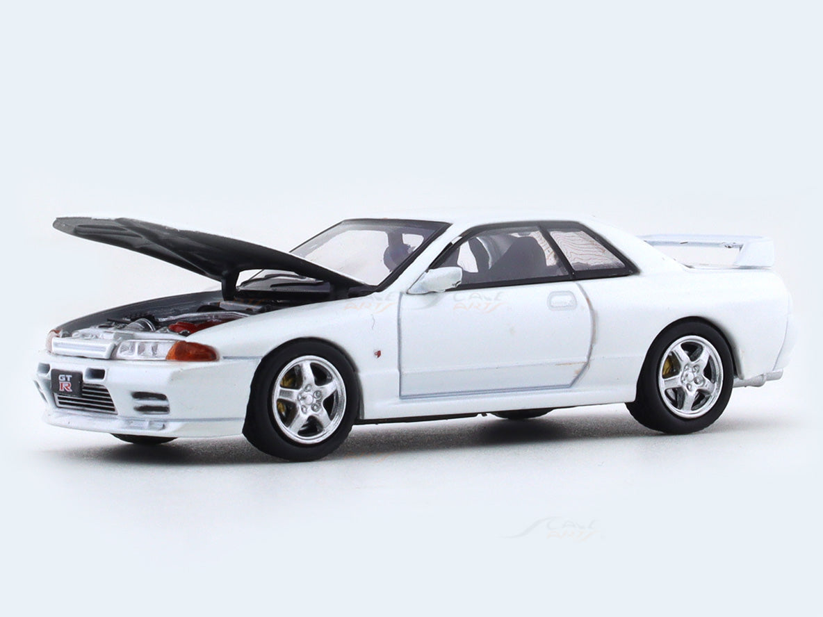 Nissan Skyline GT-T R32 white 1:64 Super Model diecast scale model