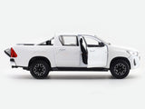 Toyota Hilux White 1:27 Maisto licensed diecast Scale Model car collectible