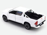 Toyota Hilux White 1:27 Maisto licensed diecast Scale Model car collectible