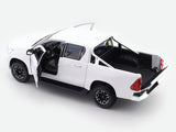 Toyota Hilux White 1:27 Maisto licensed diecast Scale Model car collectible
