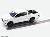 Toyota Hilux White 1:27 Maisto licensed diecast Scale Model car collectible