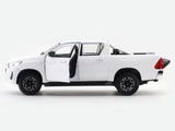 Toyota Hilux White 1:27 Maisto licensed diecast Scale Model car collectible