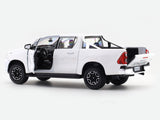 Toyota Hilux White 1:27 Maisto licensed diecast Scale Model car collectible
