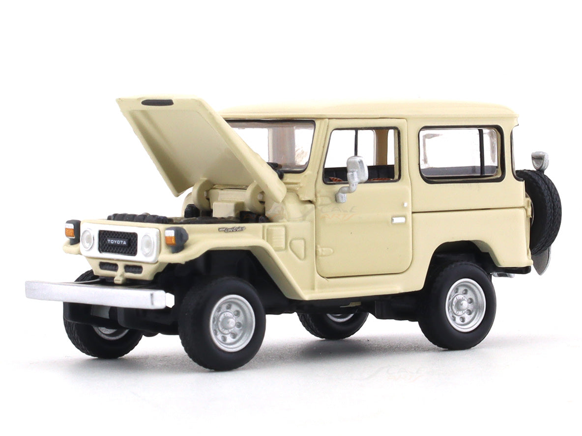 Toyota-Land-Cruiser-FJ40-beige