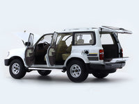 Toyota Land Cruiser LC80 white 1:18 Kengfai diecast Scale Model car