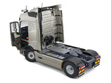 2021 Volvo FH Globetrotter XL 1:24 Solido diecast Scale Model collectible