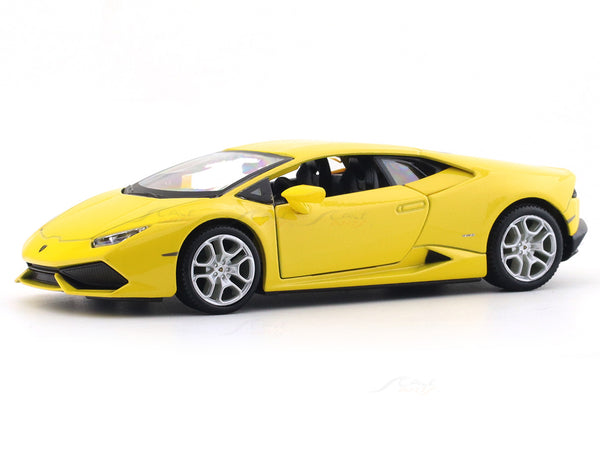 Lamborghini Huracan yellow 1:24 Bburago licensed diecast scale model car collectible in India from Scale Arts