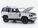 Land Rover Defender 90 white 1:24 Welly Licensed Diecast Scale Model Car Collectible